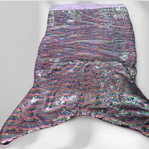 Purple and pink sequin mermaid tail blanket